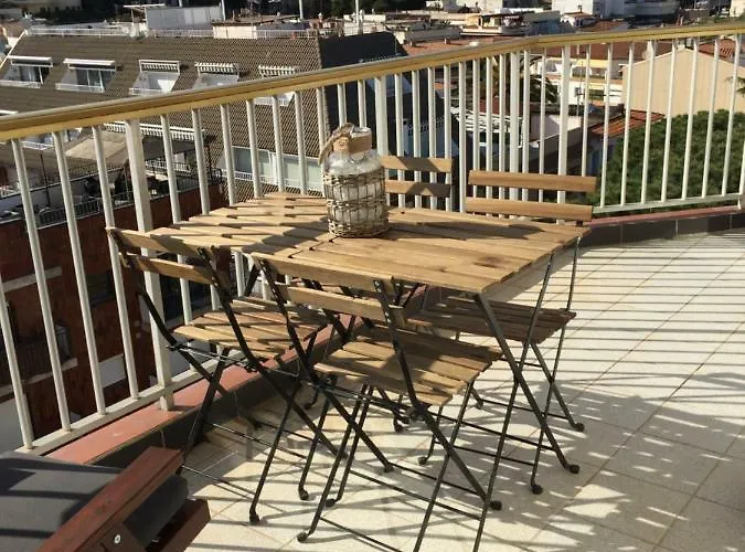 Catalunya Per 4 Persones En Edifici Del Passeig Maritim Amb Vistes Sobre La Vall D'aro *