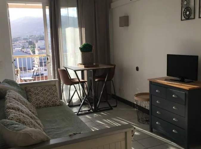 Catalunya Per 4 Persones En Edifici Del Passeig Maritim Amb Vistes Sobre La Vall D'aro *